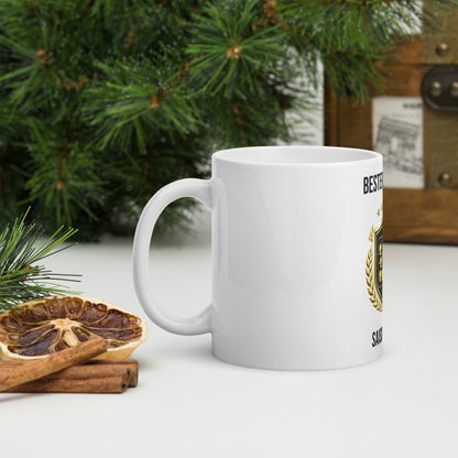 Bester Manager Tasse Seitenansicht mit goldenem Kader-Wappen – Lifestyle-Ansicht
