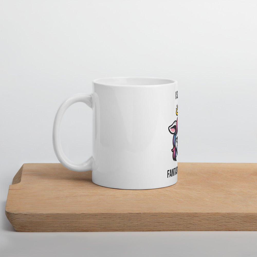 Fantasy Football Einhorn Tasse Seitenansicht auf Holzbrett – weiße Keramiktasse