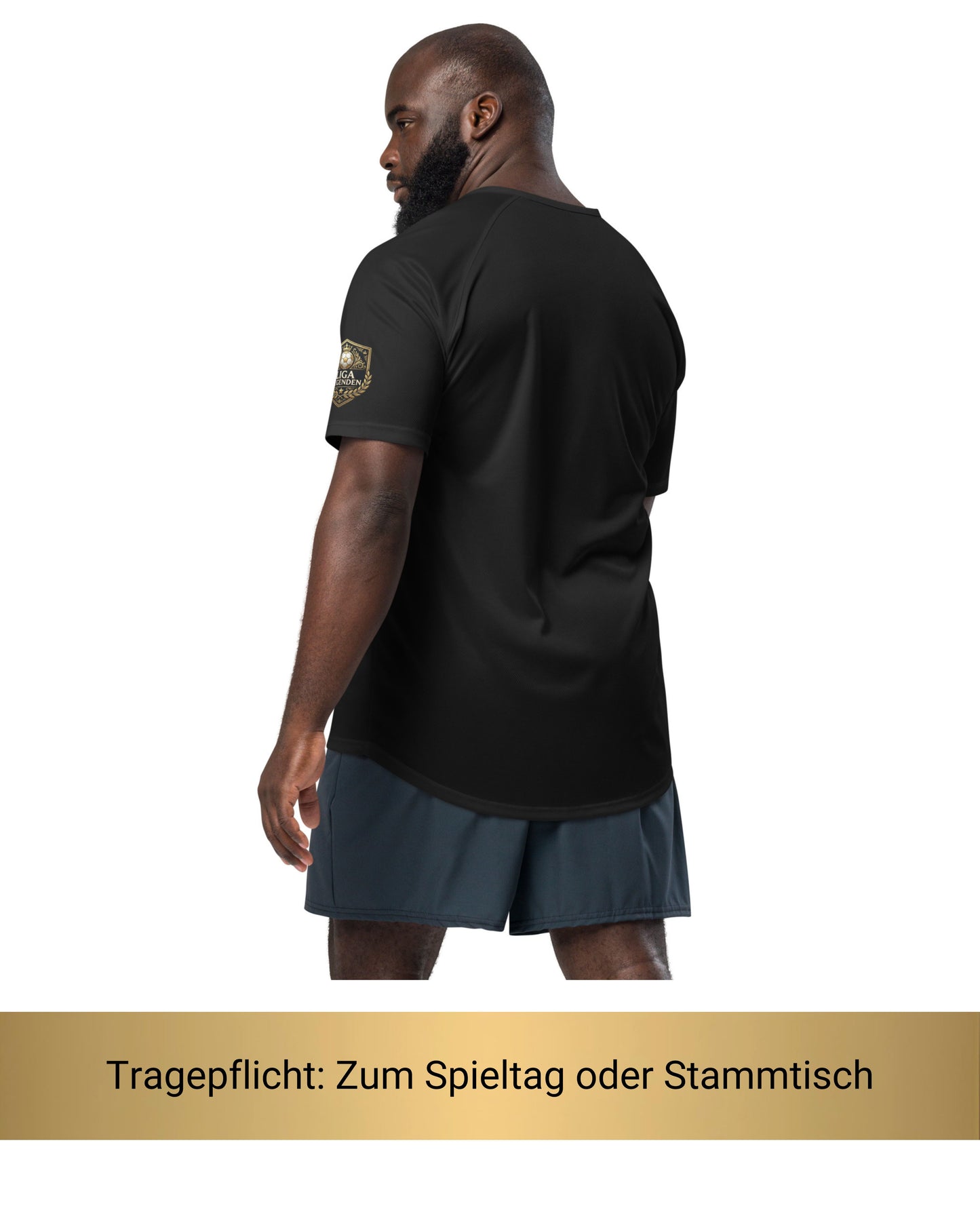 Mann trägt Fantasy Football Einhorn Straftrikot – Rückansicht mit Liga Legenden Badge