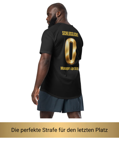 Mann trägt Fantasy Football Straftrikot – Rückansicht mit Saisonaufdruck
